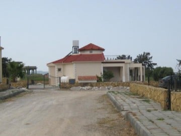 My-villa-before-£1000s-spent-on-it_-540x405